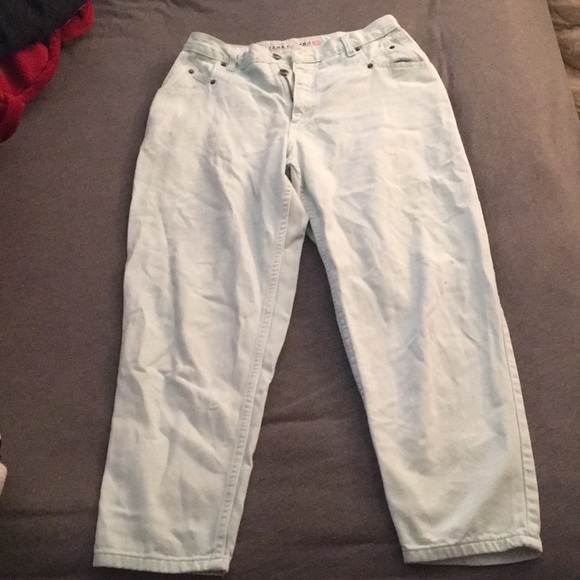 Jean Vest And High Wasted Jean Set sizes: XL & 14P - Picture 4 of 7